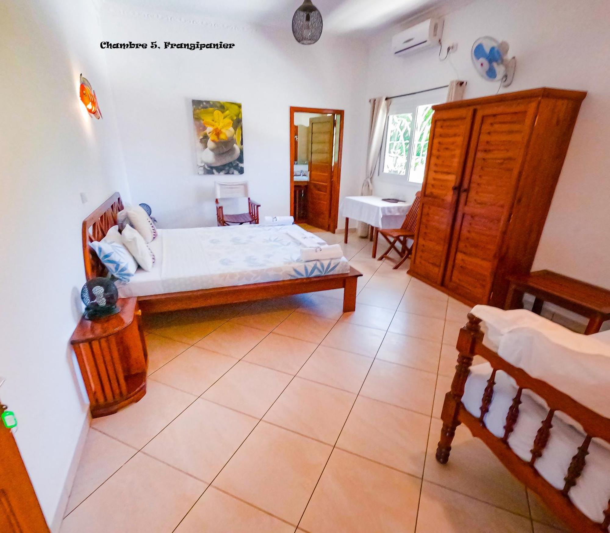 Hotel O Bleu Azur Ambaro Esterno foto